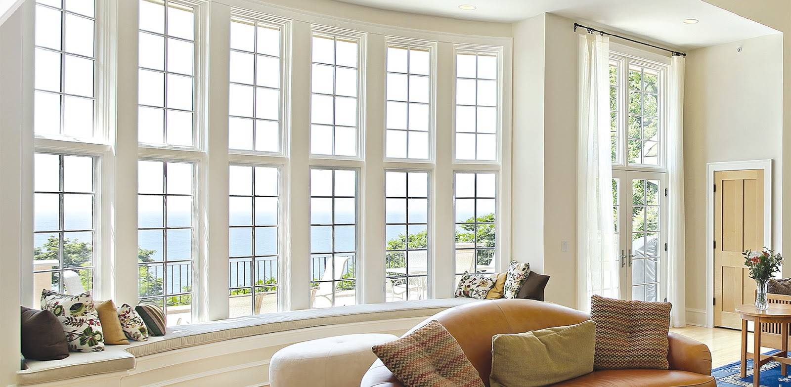 Stylish casement windows and bay windows